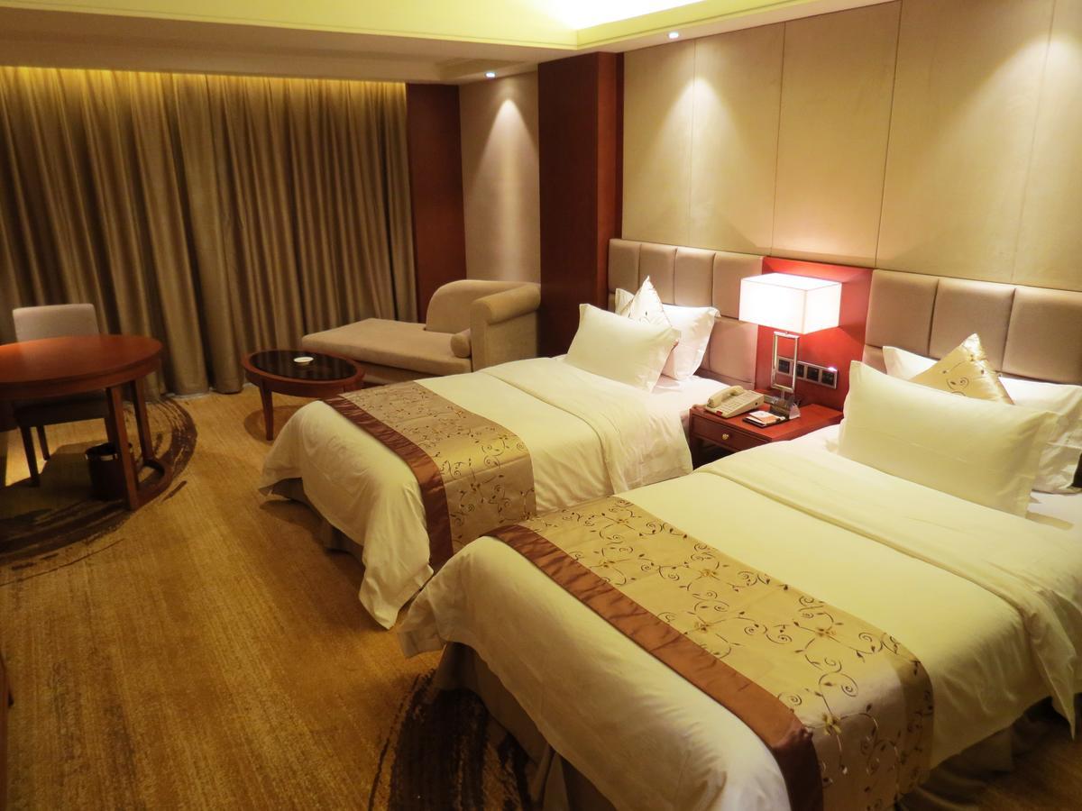 Rongjiang Hotel Jieyang Bagian luar foto