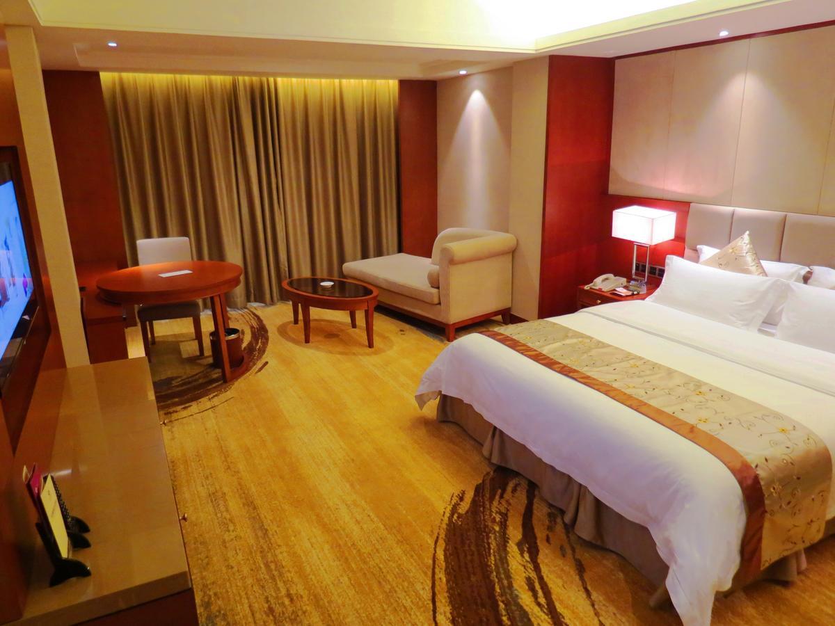 Rongjiang Hotel Jieyang Bagian luar foto