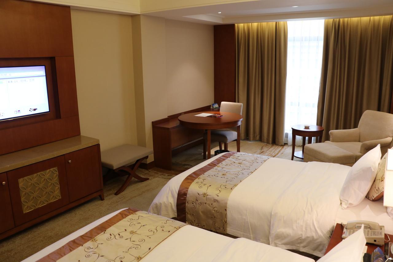 Rongjiang Hotel Jieyang Bagian luar foto