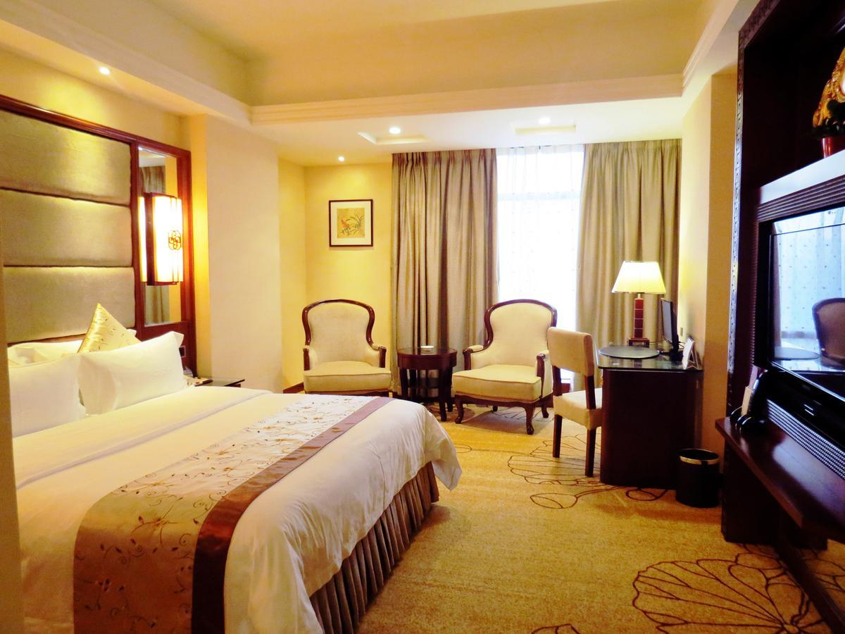 Rongjiang Hotel Jieyang Bagian luar foto