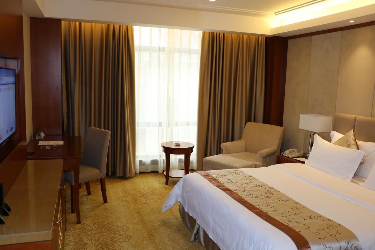 Rongjiang Hotel Jieyang Bagian luar foto