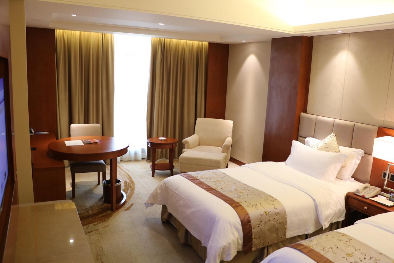 Rongjiang Hotel Jieyang Bagian luar foto