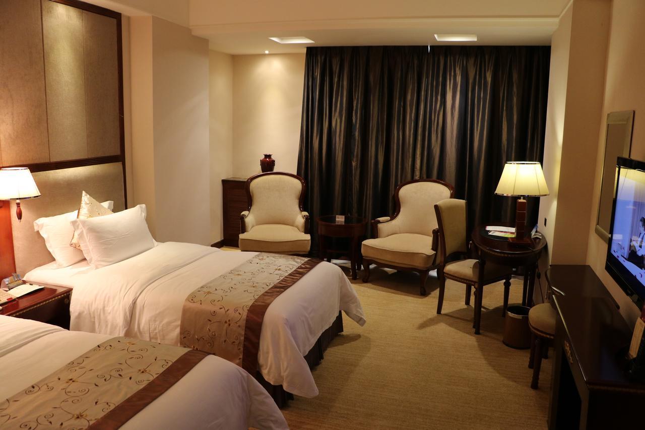 Rongjiang Hotel Jieyang Bagian luar foto