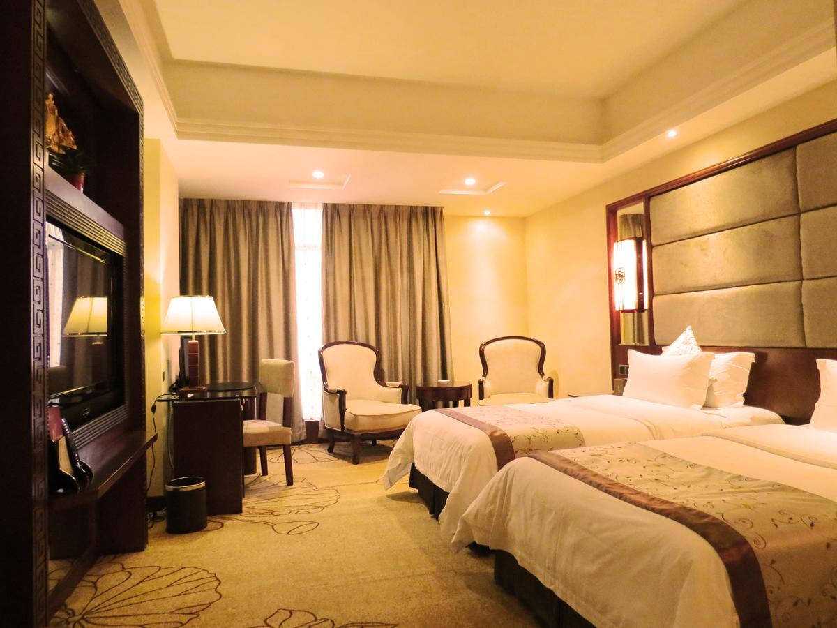 Rongjiang Hotel Jieyang Bagian luar foto