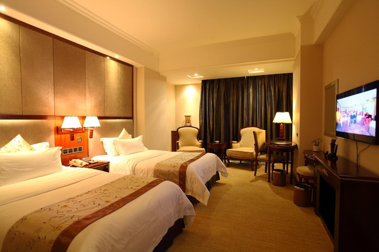 Rongjiang Hotel Jieyang Bagian luar foto