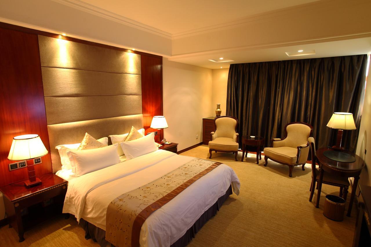 Rongjiang Hotel Jieyang Bagian luar foto