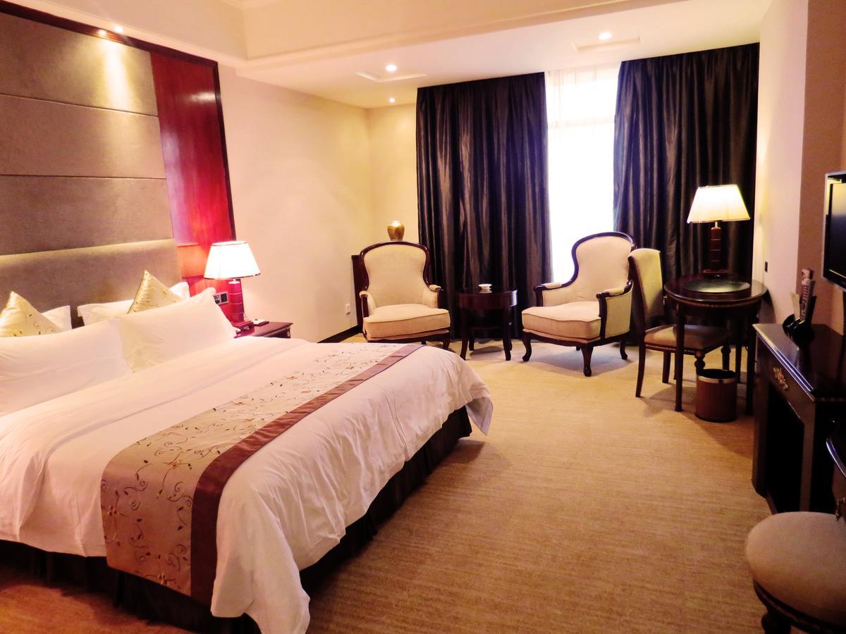Rongjiang Hotel Jieyang Bagian luar foto